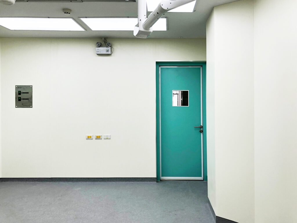 ประตูกักอากาศแบบบานเปิด